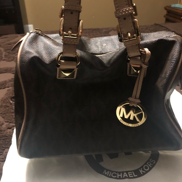 michael kors barrel bag